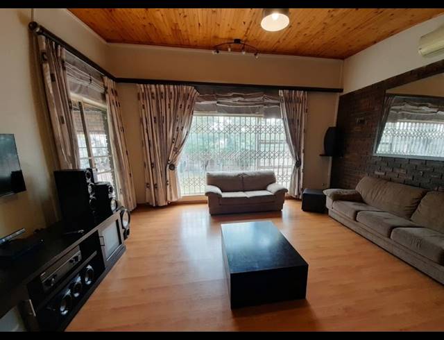 4 BEDROOM HOUSE FOR SALE IN MEYERTON EXT 6